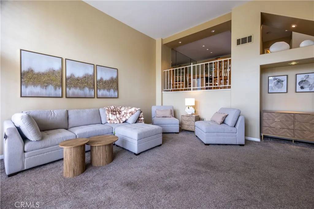 Huntington Beach, CA 92648,19341 Sawgrass Lane