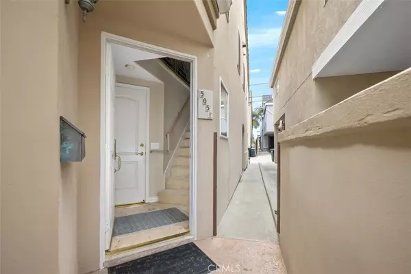 Corona Del Mar, CA 92625,505 Marigold Avenue