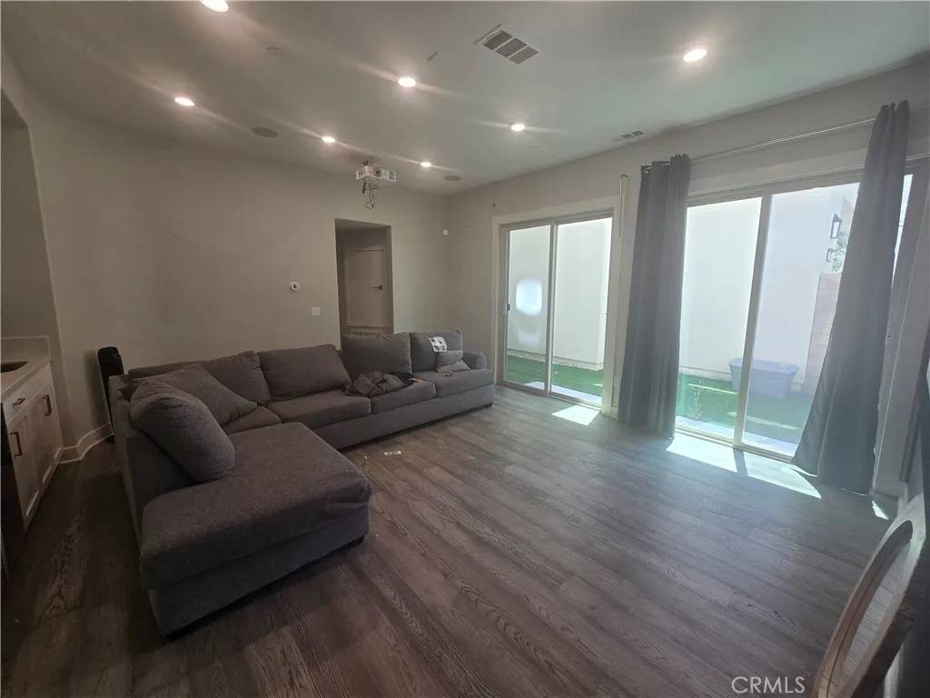 Irvine, CA 92618,128 Catalyst