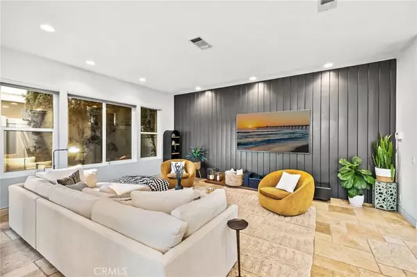 Aliso Viejo, CA 92656,7 Leon