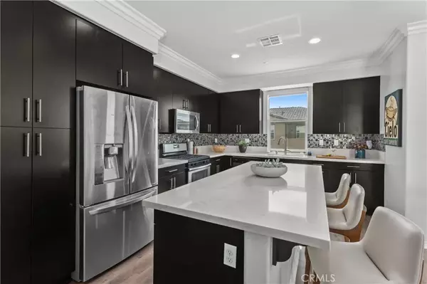 Huntington Beach, CA 92647,17557 Newland Street #101