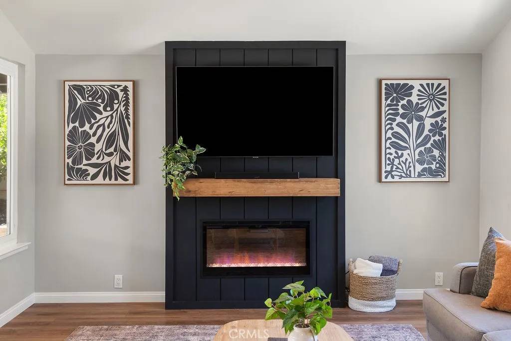 Thousand Oaks, CA 91362,1925 Meadow Brook Court