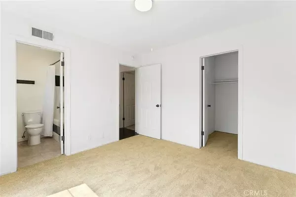 Yorba Linda, CA 92886,19961 Wrightwood Court #26