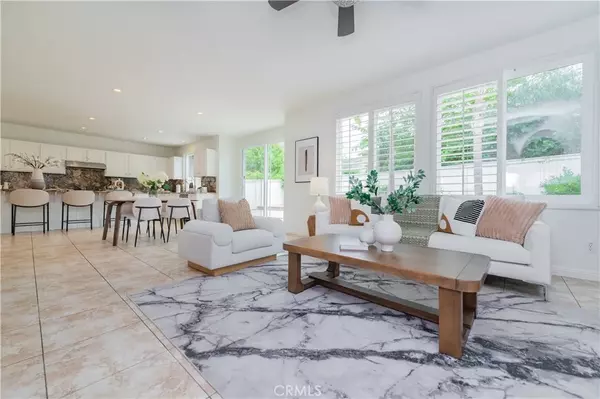 Irvine, CA 92606,27 Maryland