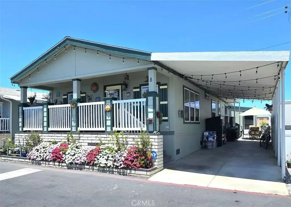 Huntington Beach, CA 92646,21851 Newland St. #8