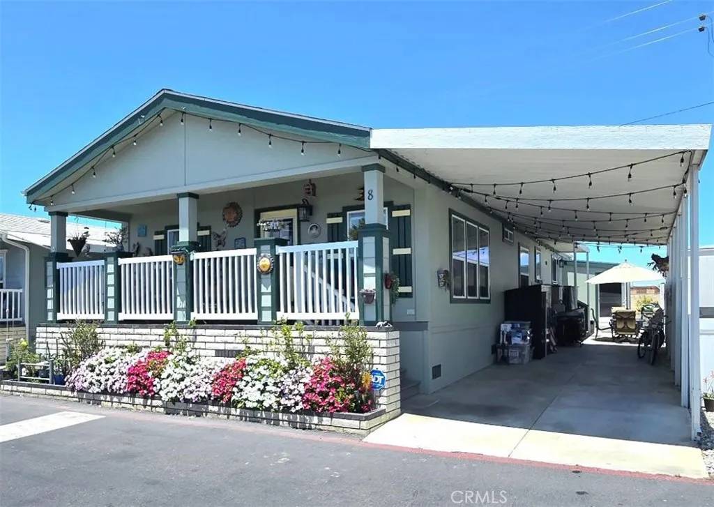 21851 Newland St. #8, Huntington Beach, CA 92646