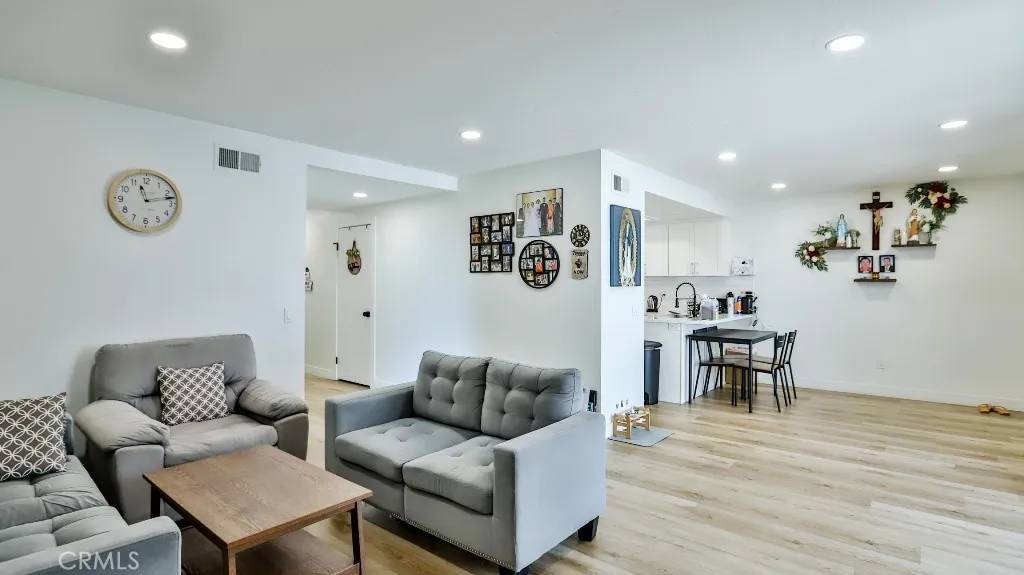 Corona, CA 92882,1078 Border Avenue
