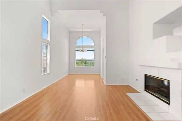 Anaheim Hills, CA 92808,917 S Dylan Way