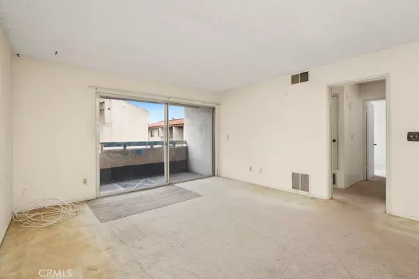 Santa Ana, CA 92704,2511 W Sunflower Avenue #F11