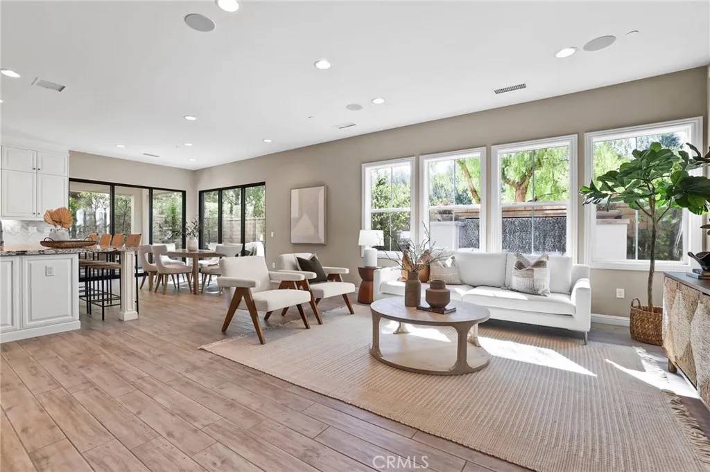 33 Castellana, Lake Forest, CA 92630