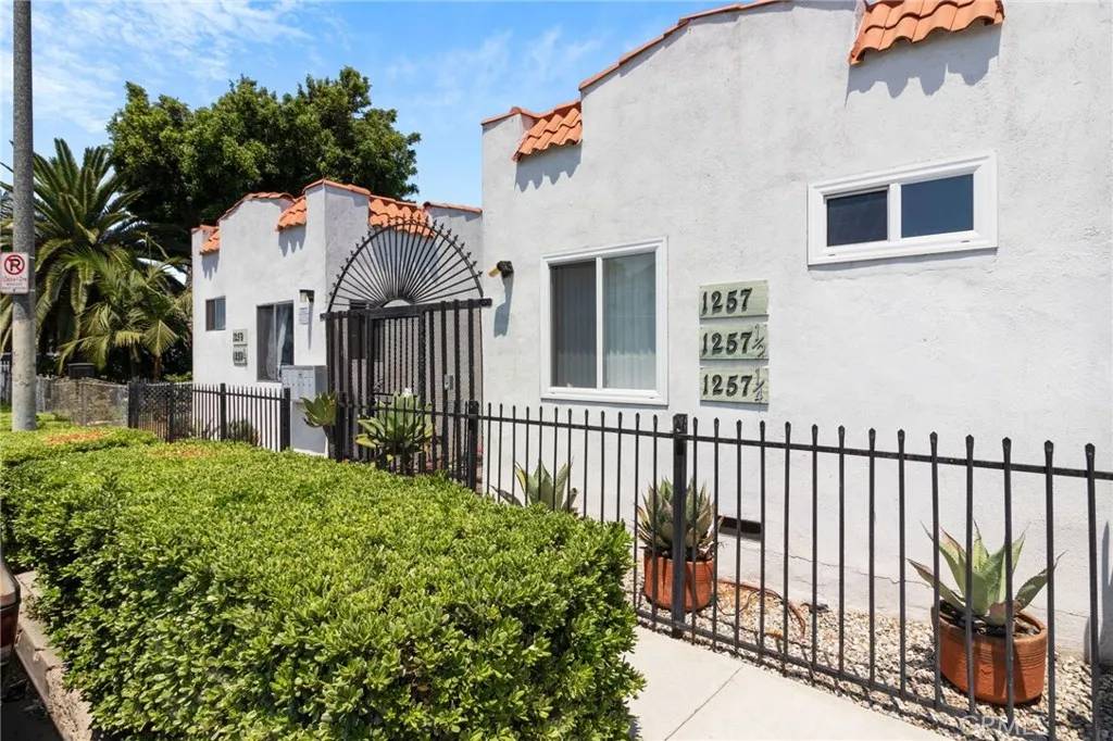 1257 W 38th Street, Los Angeles, CA 90037