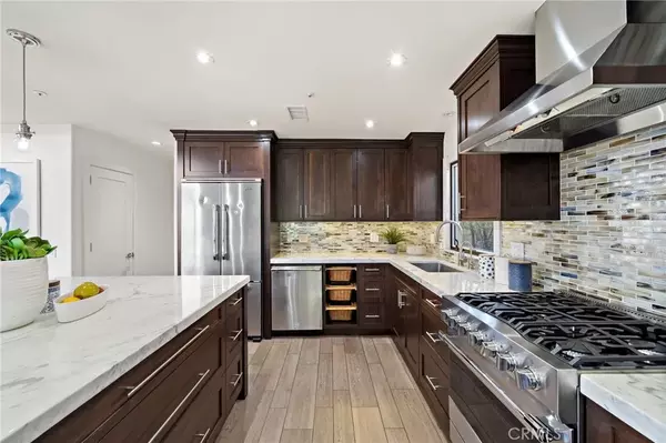 Lake Forest, CA 92610,70 Fairfield