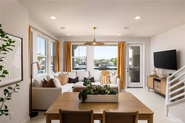 Upland, CA 91786,117 Towns Avenue