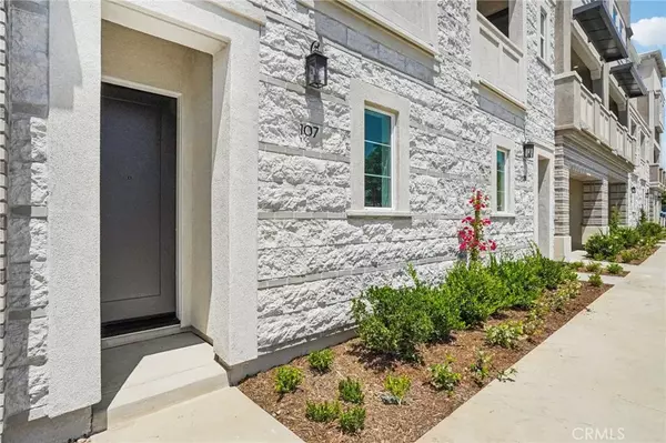 Upland, CA 91786,107 N First Avenue