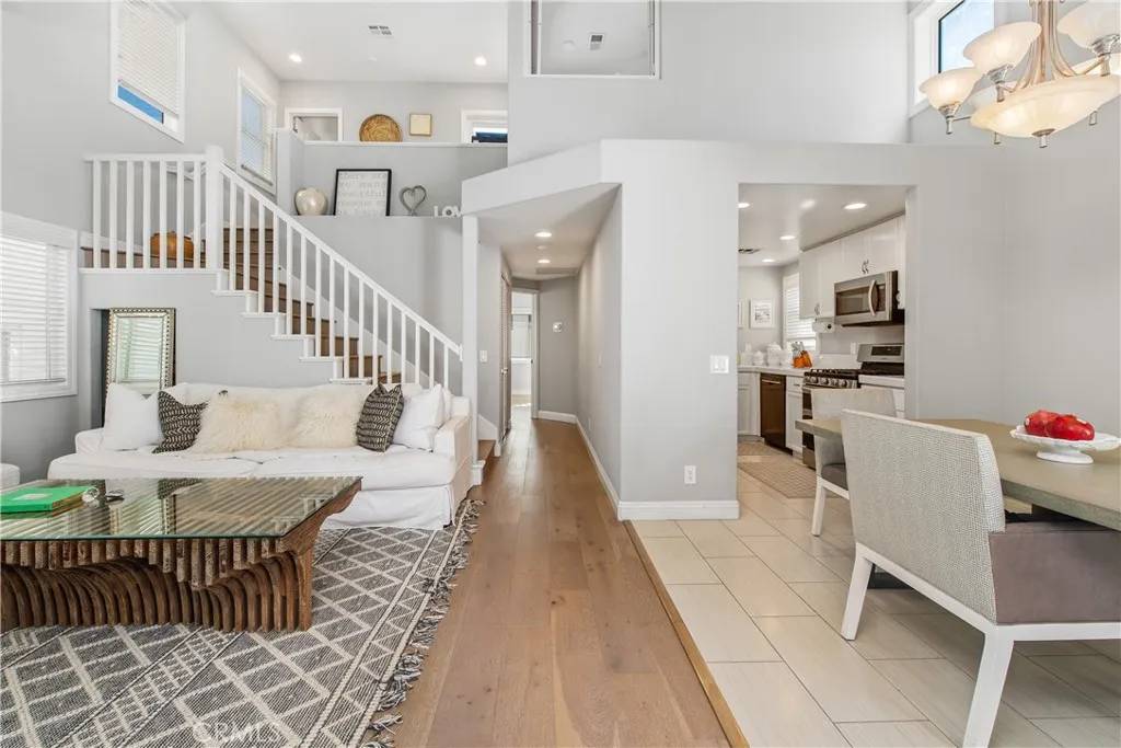 608 Poinsettia Avenue #B, Corona Del Mar, CA 92625