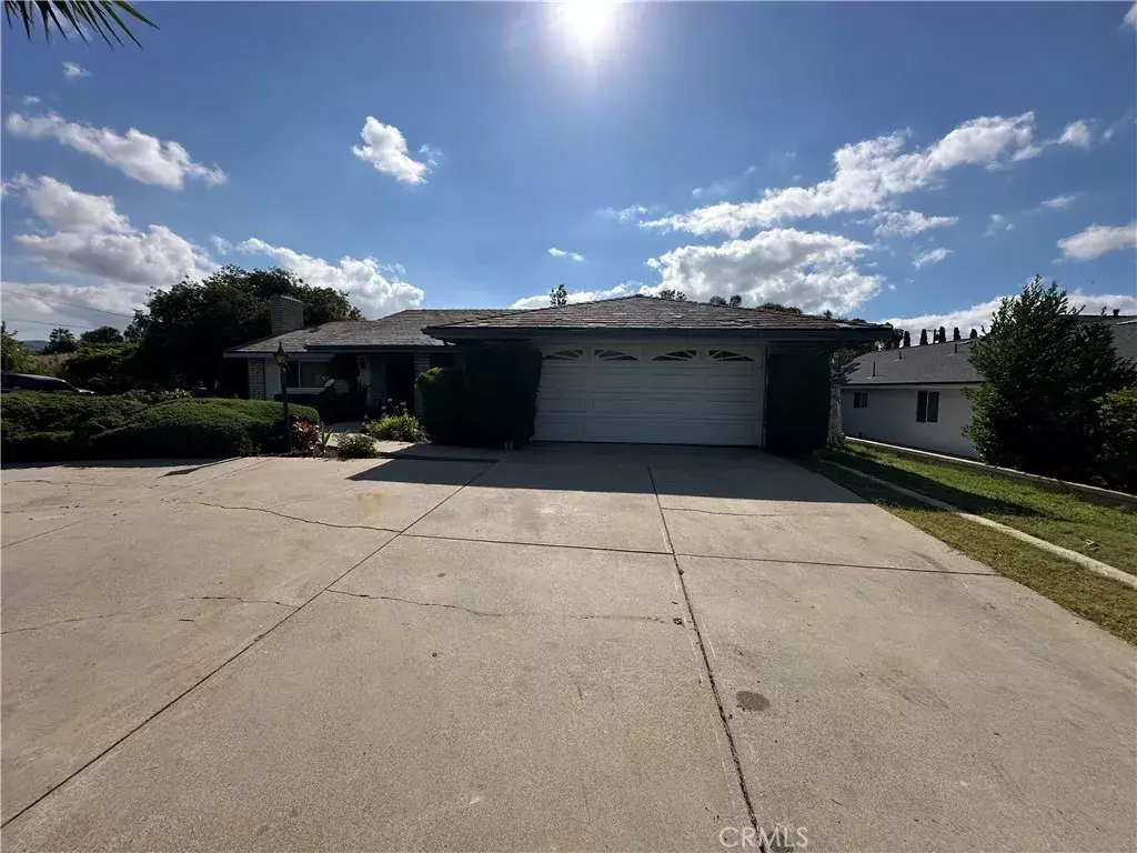 Yorba Linda, CA 92886,5302 N Grandview Avenue