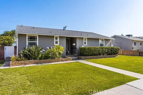 Fullerton, CA 92832,736 W Orangethorpe Avenue
