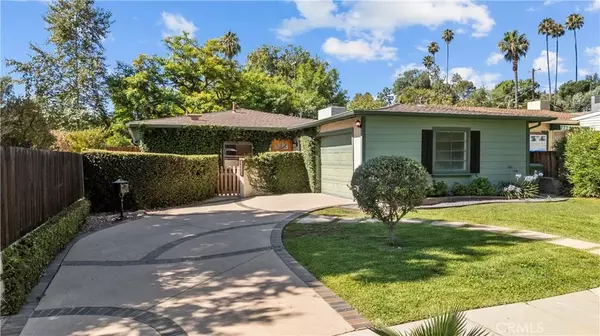 22232 Buena Ventura St, Woodland Hills, CA 91364