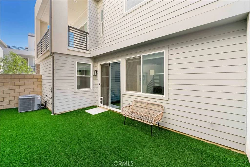 Irvine, CA 92618,351 Baluster