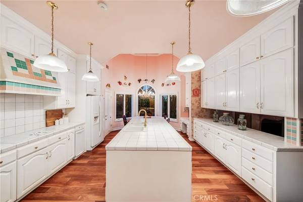 Laguna Hills, CA 92653,25731 Dillon Road