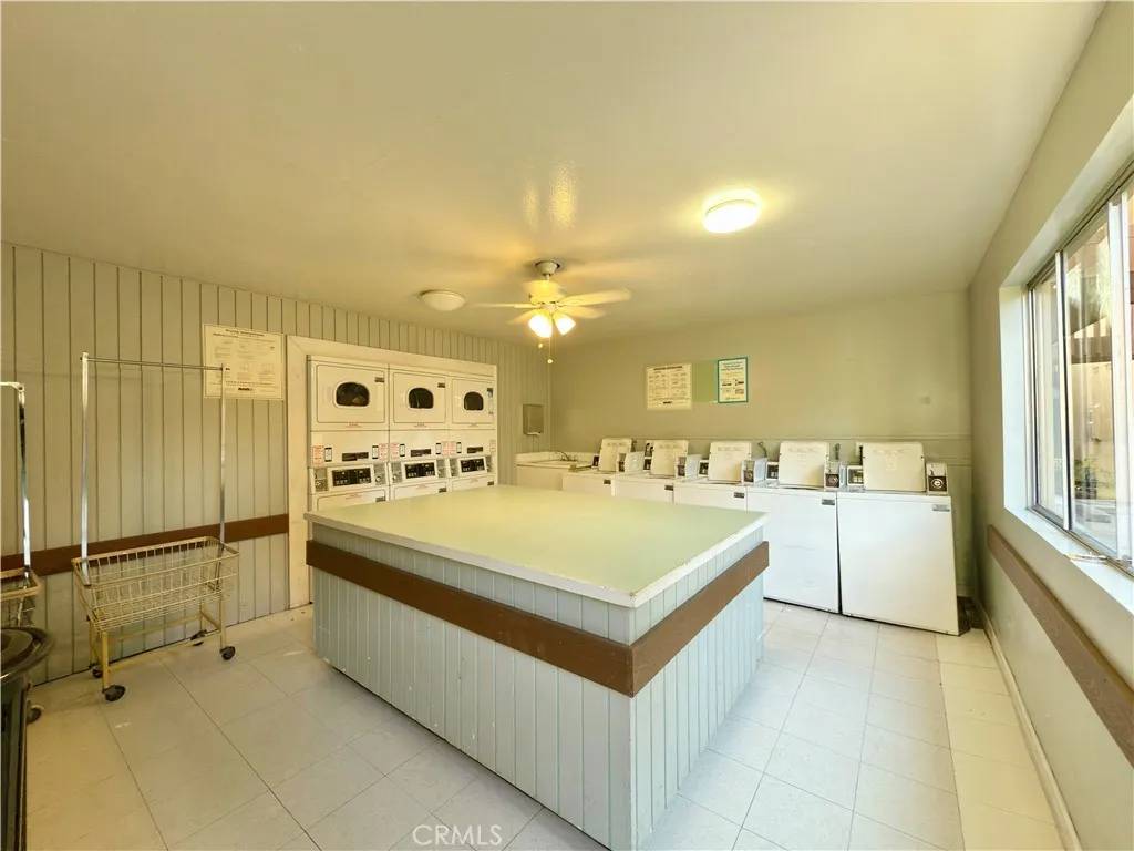 Santa Ana, CA 92704,3050 S Bristol Street #44