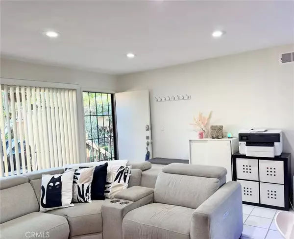Santa Ana, CA 92704,3050 S Bristol Street #44