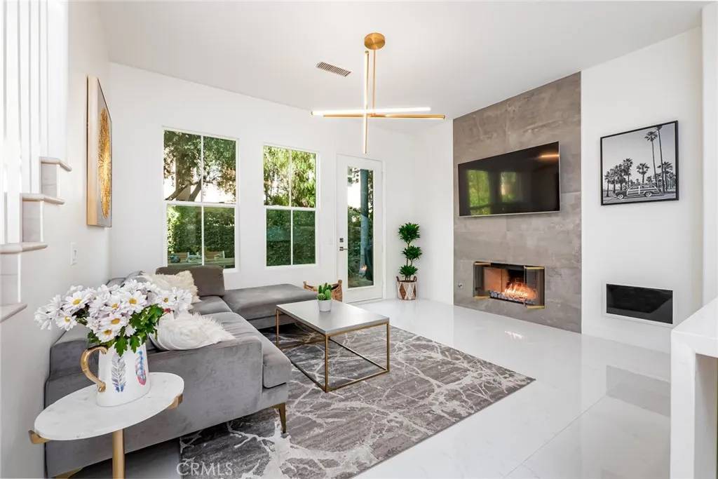 Irvine, CA 92602,3 Oroville
