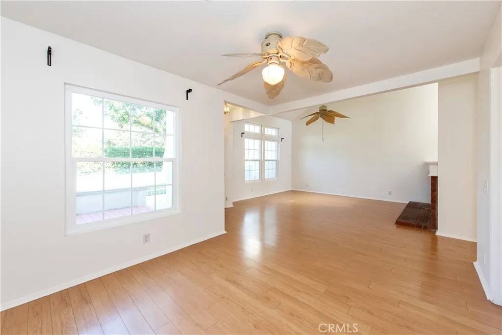 Irvine, CA 92612,3 Wellesley #11