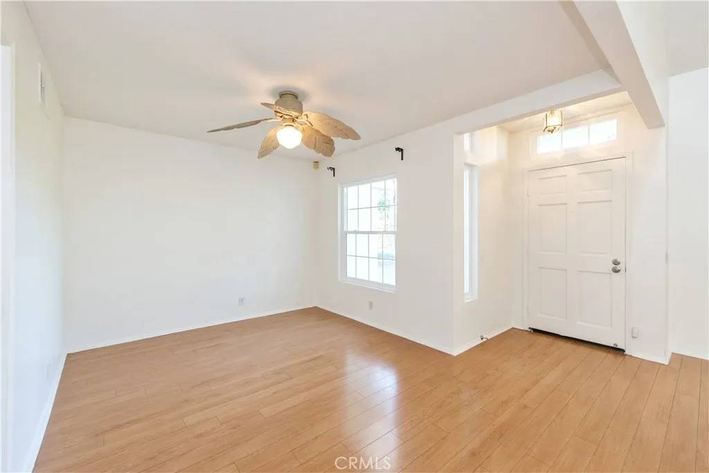 Irvine, CA 92612,3 Wellesley #11