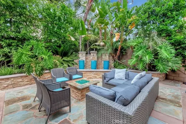 Irvine, CA 92620,27 Looking Glass