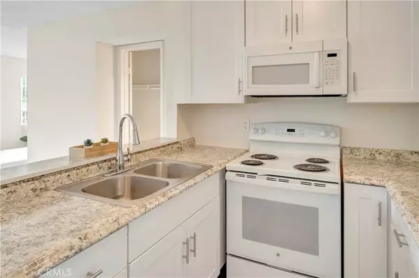 San Diego, CA 92117,4060 Huerfano #126