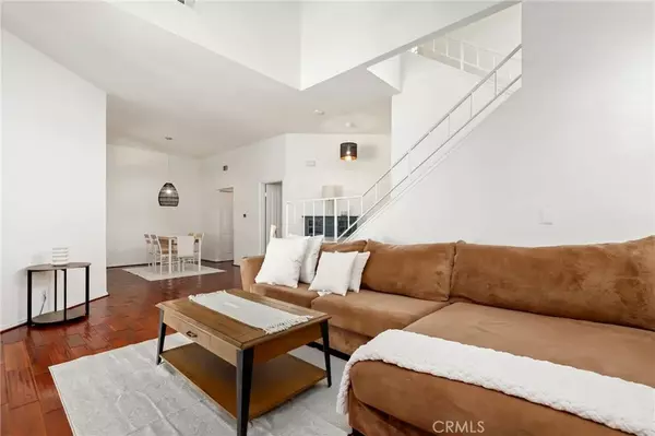 Laguna Hills, CA 92653,24417 Hillsdale Avenue #5