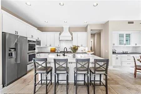 Ladera Ranch, CA 92694,22 Artisan Way