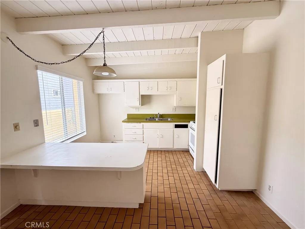San Clemente, CA 92672,155 W Escalones #C
