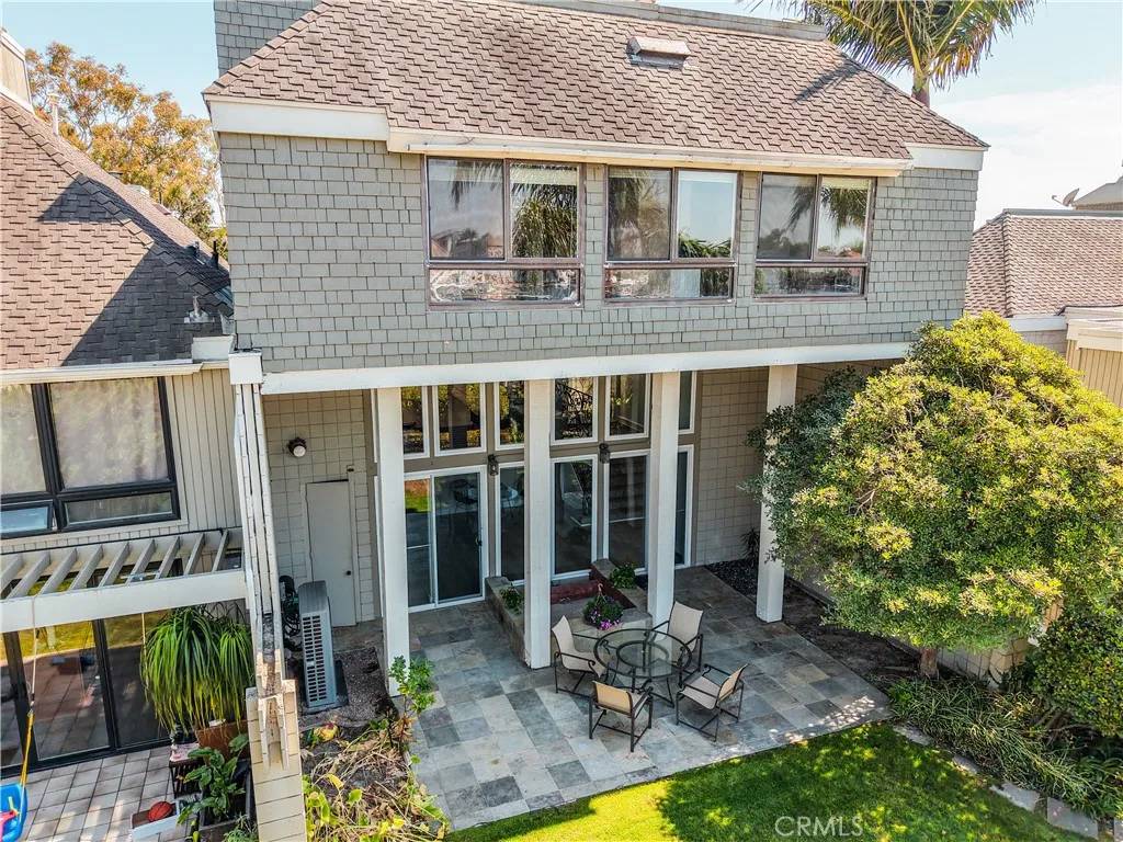 16355 Wimbledon Lane, Huntington Beach, CA 92649