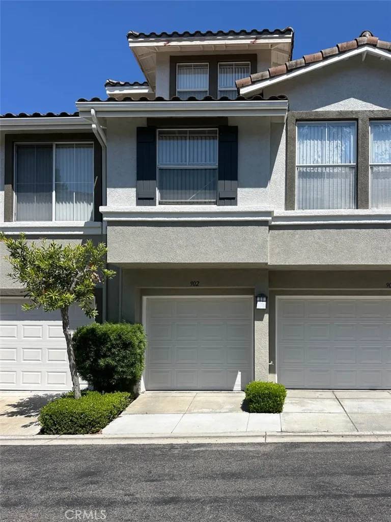 Irvine, CA 92618,902 Maplewood