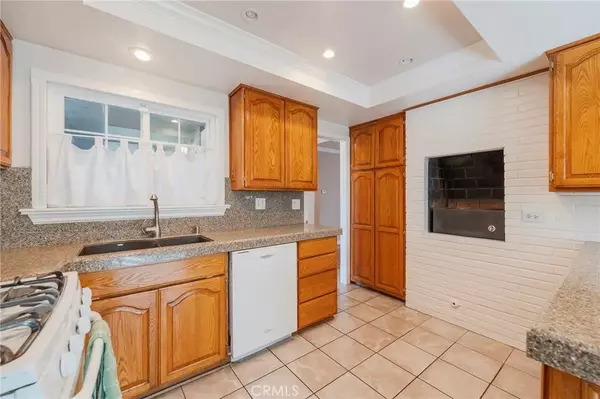 Huntington Beach, CA 92647,7041 Heil Avenue