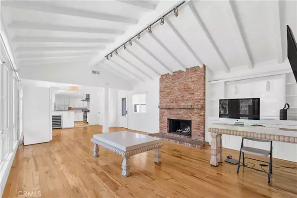 Tarzana, CA 91356,5701 Corbin Avenue