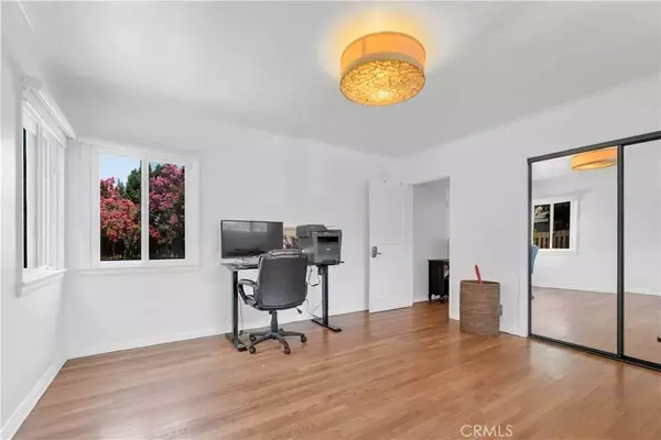 Tarzana, CA 91356,5701 Corbin Avenue