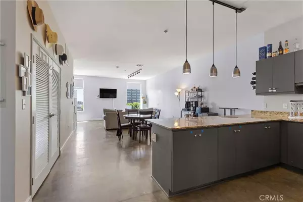 Anaheim, CA 92805,435 West Center Street Promenade #400