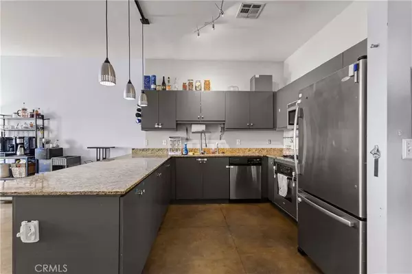 Anaheim, CA 92805,435 West Center Street Promenade #400