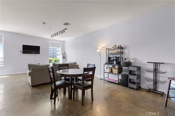 Anaheim, CA 92805,435 West Center Street Promenade #400