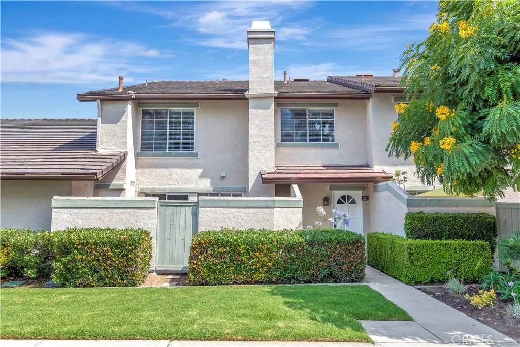 17 Oxford #28, Irvine, CA 92612