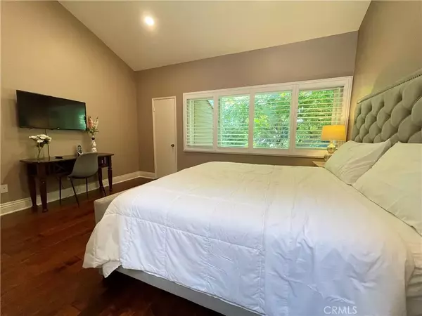 Irvine, CA 92620,249 Pineview