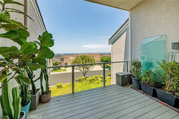 Irvine, CA 92603,6 Sirius #61