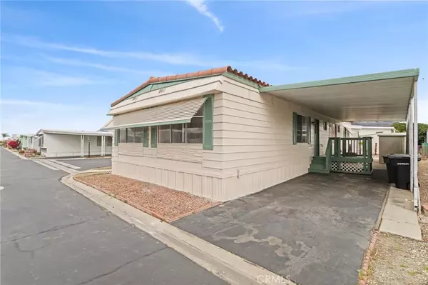 San Jacinto, CA 92583,1499 Old Mountain #93