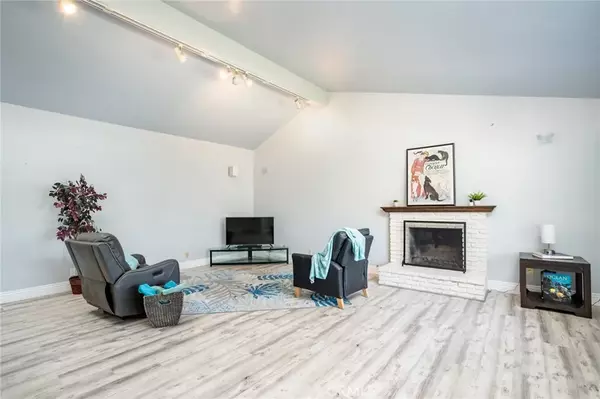 Huntington Beach, CA 92647,6522 Cadiz Circle