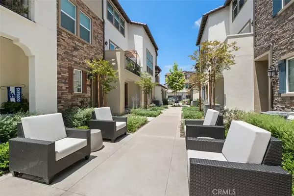 Mission Viejo, CA 92679,242 Niebla Ln