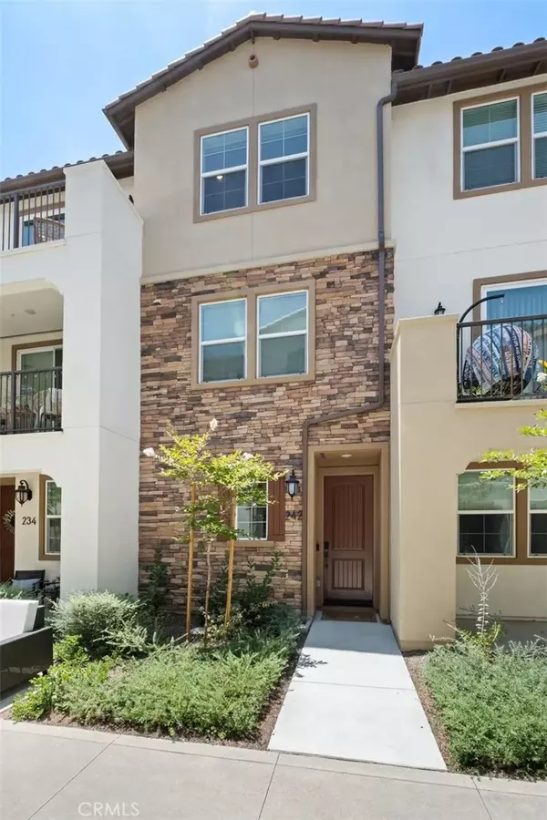 242 Niebla Ln, Mission Viejo, CA 92679
