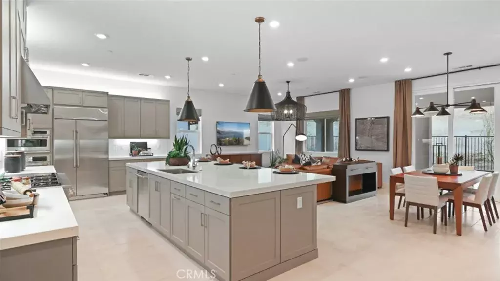 Valencia, CA 91354,29344 Camino Salto